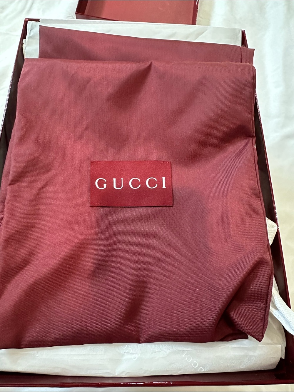 Gucci Black Patent Leather T-Strap Sandals with Gold Chain - Picture 8 of 9